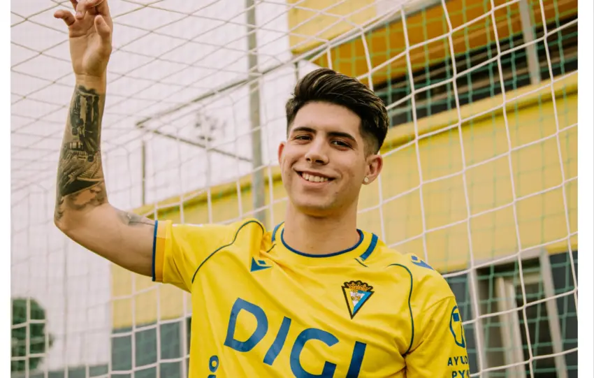 EL CÁDIZ CF OFICIALIZA EL FICHAJE DE ANTOÑITO CORDERO