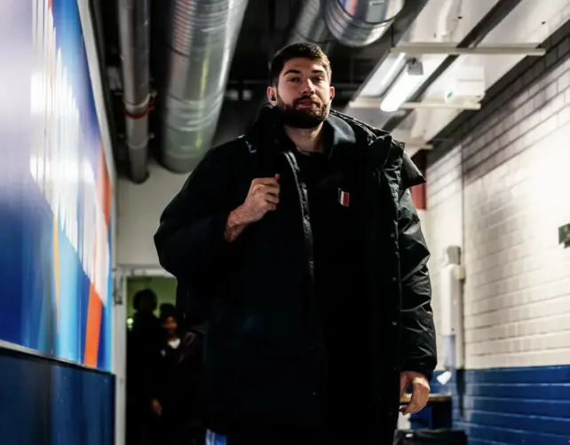 Killian Tillie regresa con un balance de 1-1 en su estreno con Francia