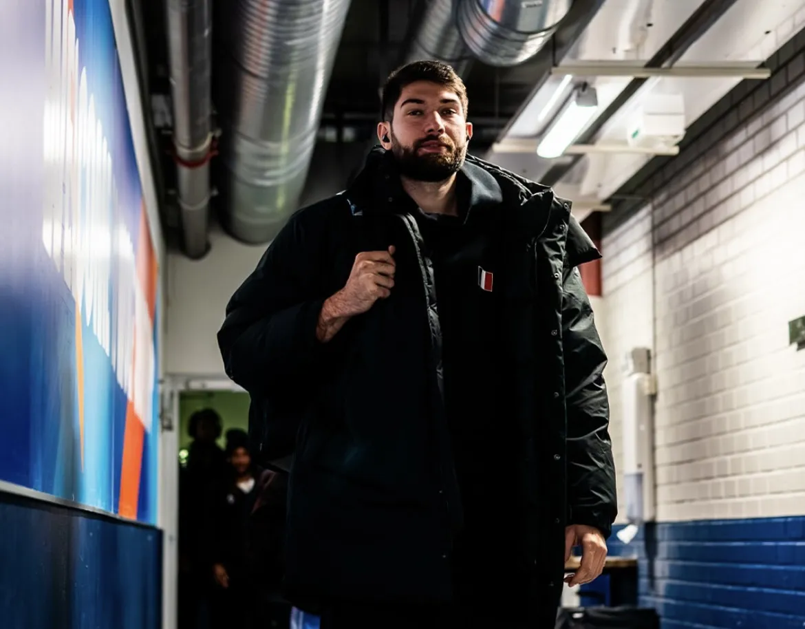 Killian Tillie regresa con un balance de 1-1 en su estreno con Francia