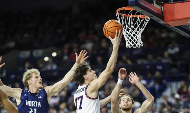 Saint-Supéry brilla: pleno de acierto y victoria contundente (109-58)