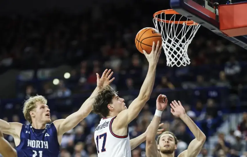 Saint-Supéry brilla: pleno de acierto y victoria contundente (109-58)