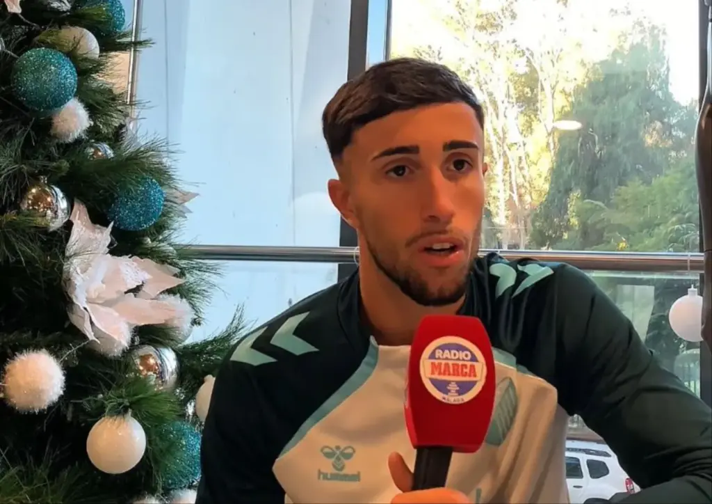 El cambio con Funes, el balance del 2025, objetivos para el final de curso... así fue el 'Media Day' del Málaga CF 1 LARRUBIA SE METIÓ MÁS PRESIÓN DE LA QUE TOCABA