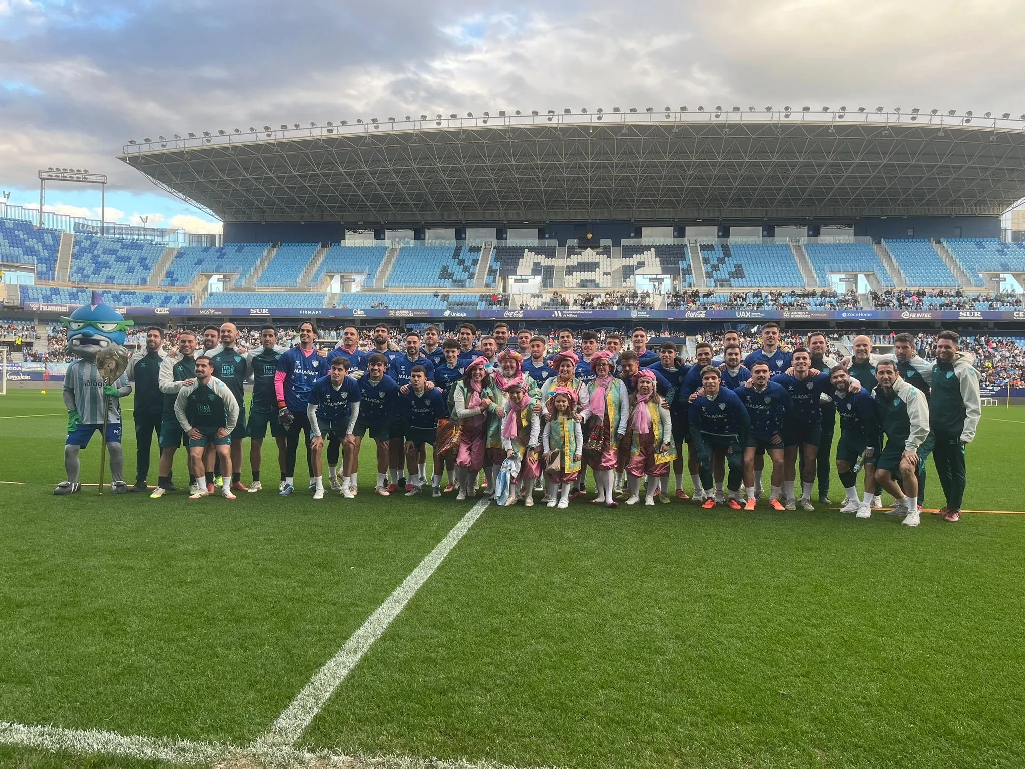 MCF ENTRENAMIENTO PUERTAS ABIERTAS NAVIDAD