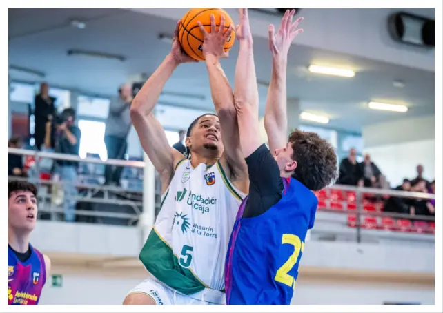 EL UNICAJA ALHAURÍN DE LA TORRE SE QUEDA A LAS PUERTAS DE DAR LA CAMPANADA ANTE EL BARÇA