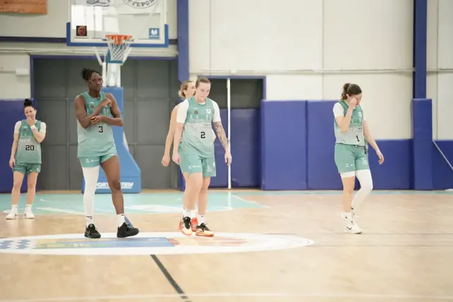 El CAB Estepona no aguanta el empuje final de Jairis y cede en casa