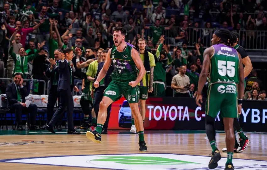 CRÓNICA | La 'peña' de Ibon Navarro se da un festín para cerrar el 2025