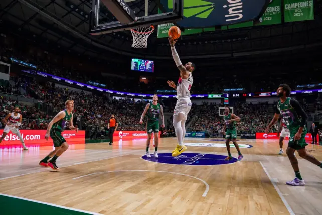 CRÓNICA | Una exhibición de Howard silencia al Carpena