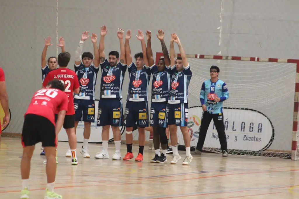 El Trops disputa este miércoles su partido aplazado ante el Puerto Sagunto en el Diego Carrasco 1 EL TROPS MÁLAGA RECUPERA SU PARTIDO ANTE PUERTO SAGUNTO 2