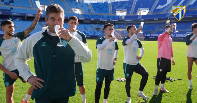 Todo el Málaga CF ha vivido un caluroso brindis para dar la bienvenida al 2026.