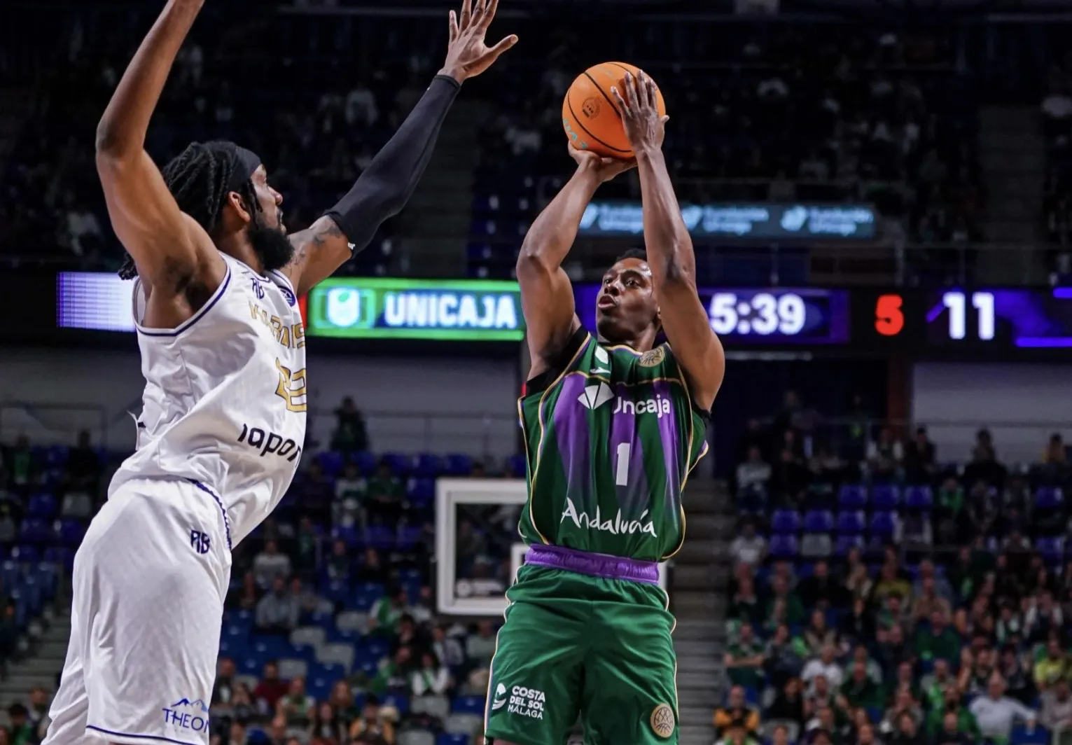 CRÓNICA | Un Unicaja de récord cierra invicto la primera fase de la BCL