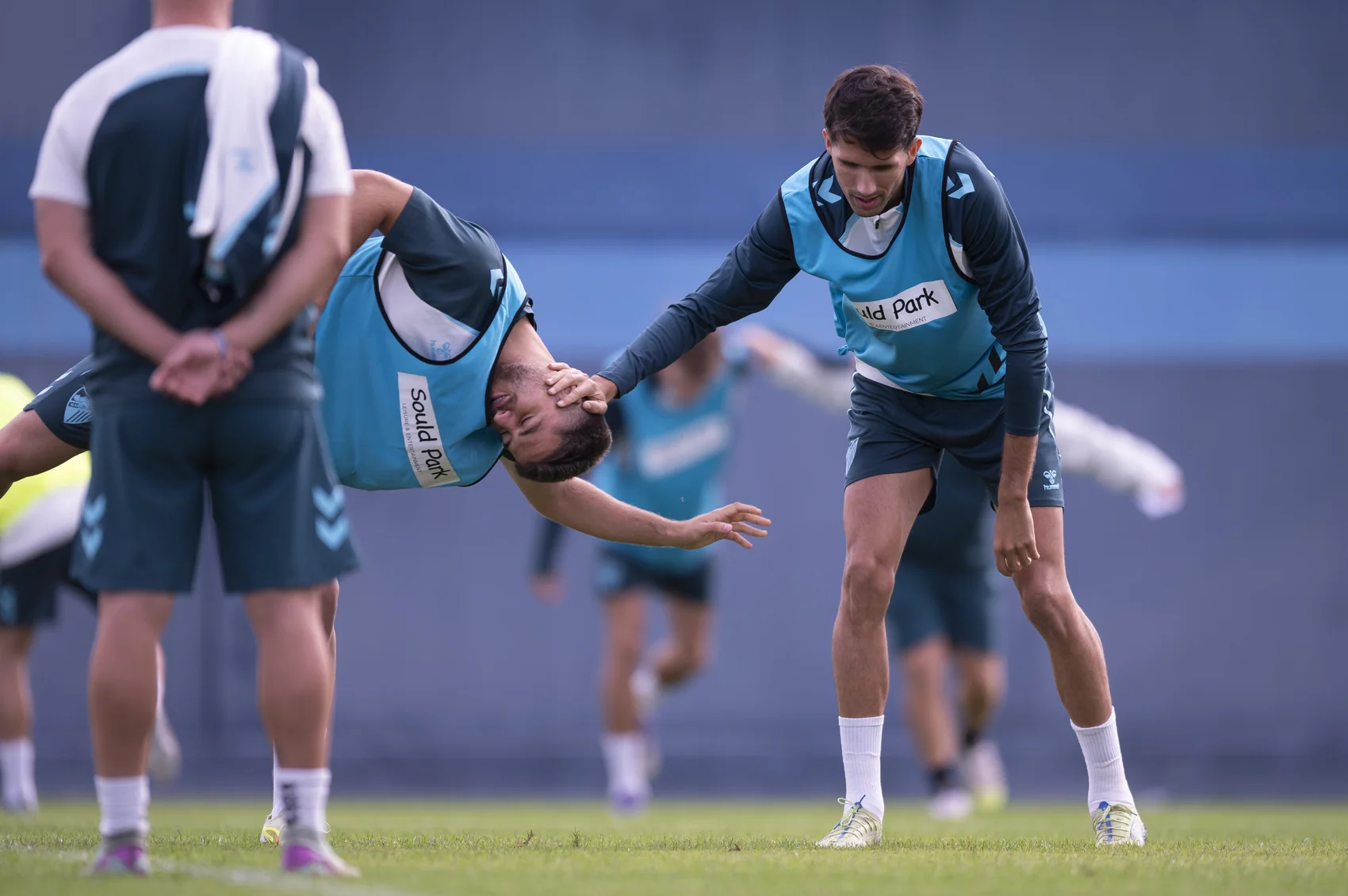 El primer entrenamiento de la semana del Málaga CF viene con la vuelta al verde Juanpe quien continúa con su proceso de recuperación. || Foto: Málaga CF