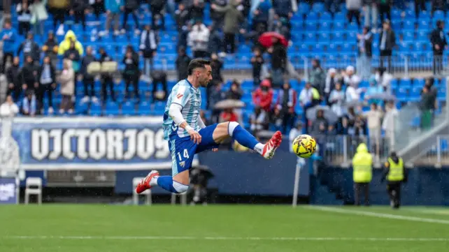 El Málaga pierde a Víctor García para Gijón y suma la posible duda de Ángel Recio