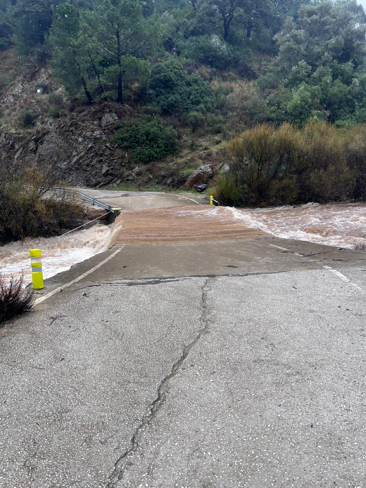 La Diputación de Málaga realiza diversas actuaciones para solventar las consecuencias del temporal a lo largo de la provincia 1 10