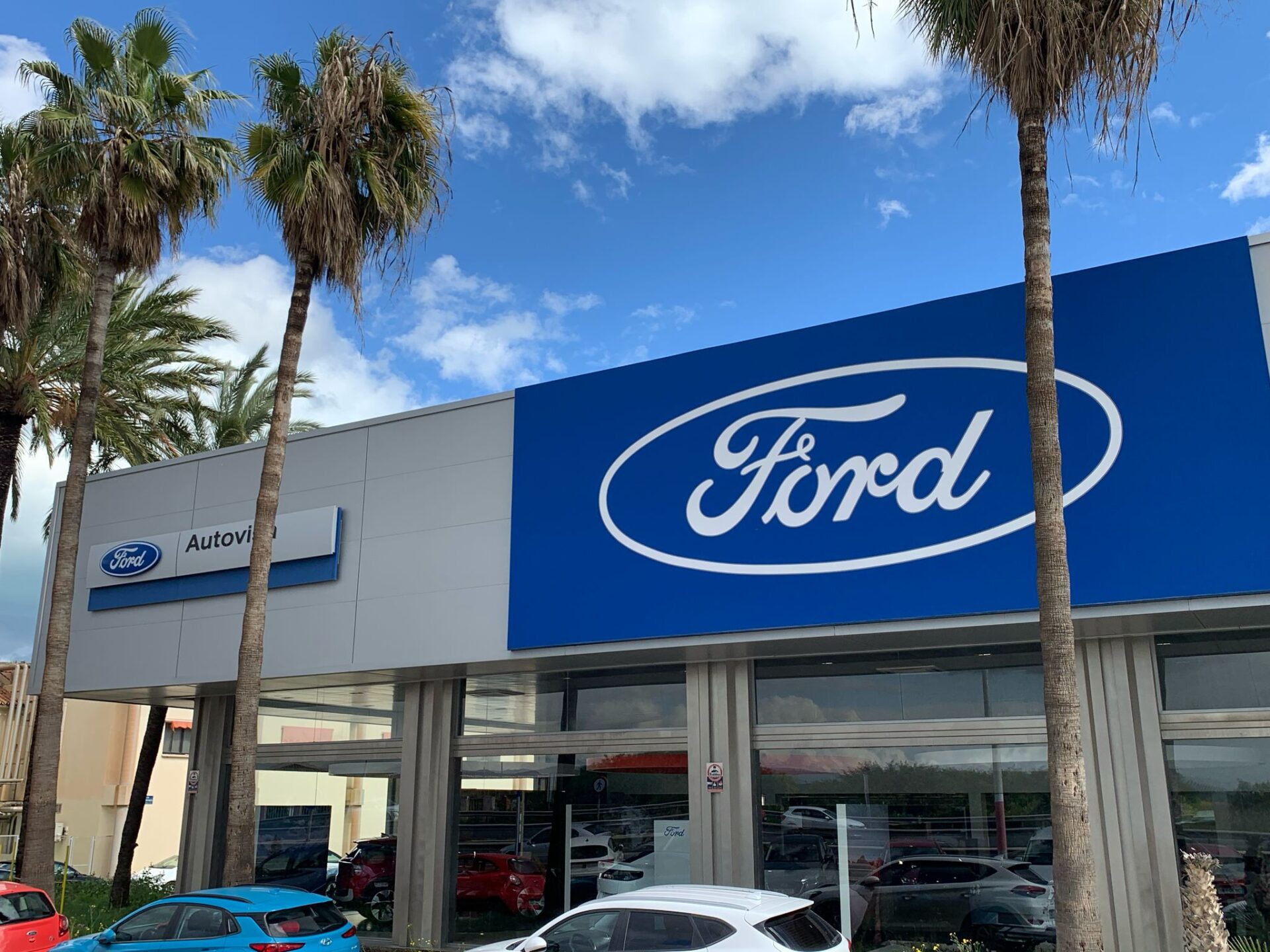 Ford Autovisa recibe a la Asociación Nena Paine: "Hemos recaudado 5.040 euros. Es muy gratificante colaborar con asociaciones así" 4 5 1