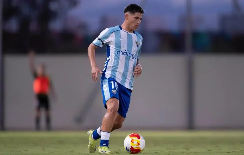 Alexis Chamorro se viste de héroe con un doblete para sellar la remontada del Malagueño ante el Xerez CD