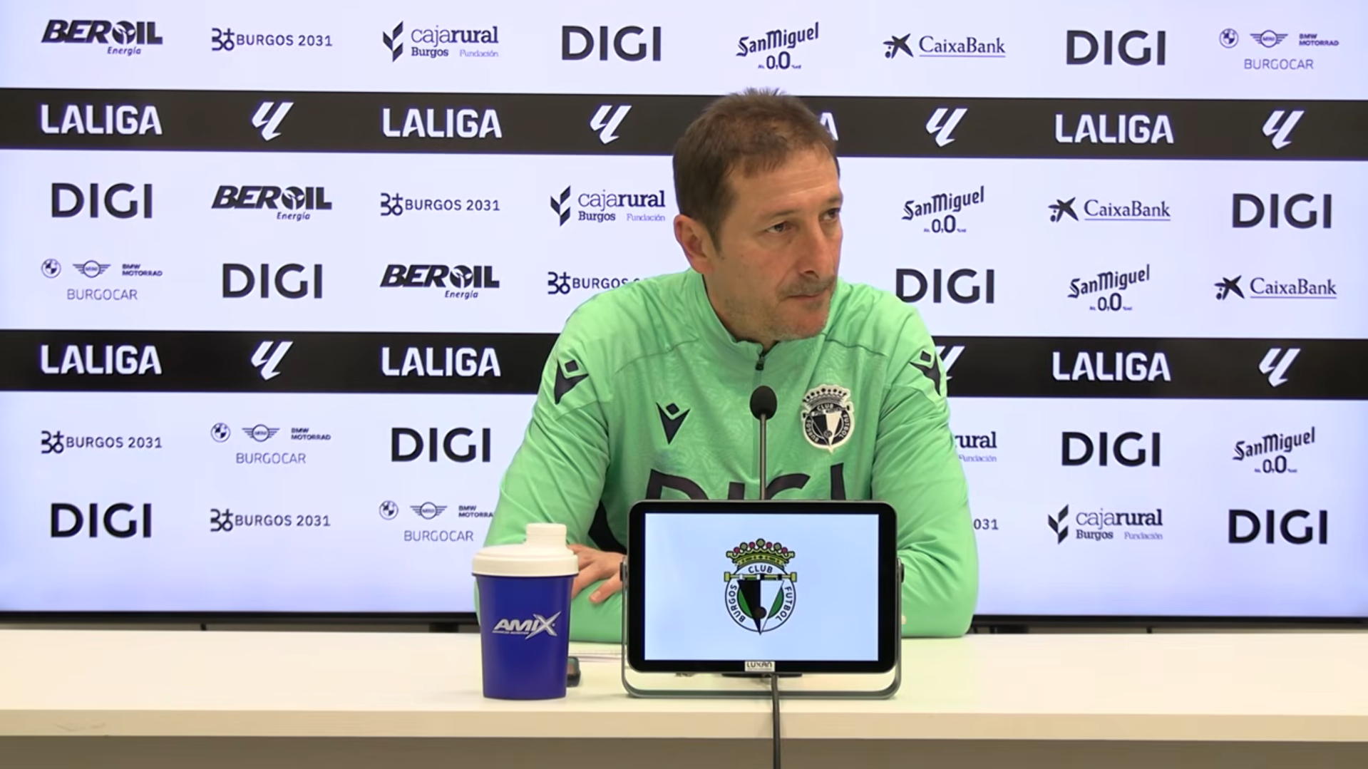 Luis Miguel Ramis comparece en rueda de prensa antes de visitar La Rosaleda | Foto: Burgos CF