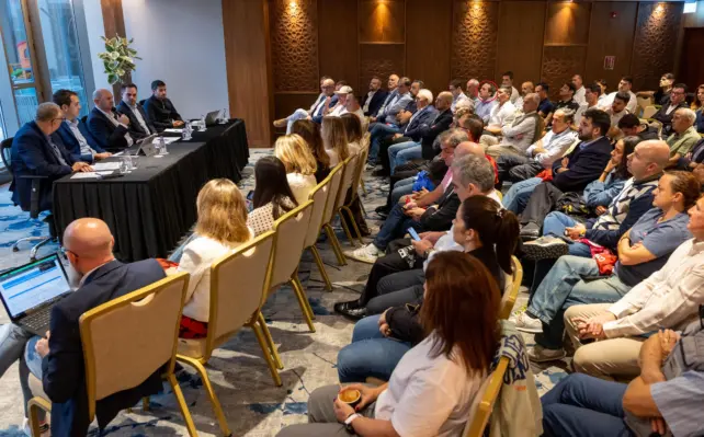 EL MÁLAGA CF SE CITA CON LOUZÁN EN ARABIA SAUDÍ