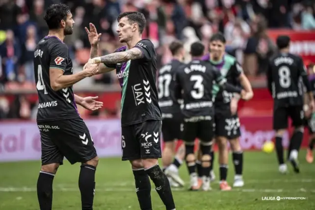 EL MÁLAGA CF SE QUEDA A SÓLO TRES PUNTOS DEL PLAYOFF