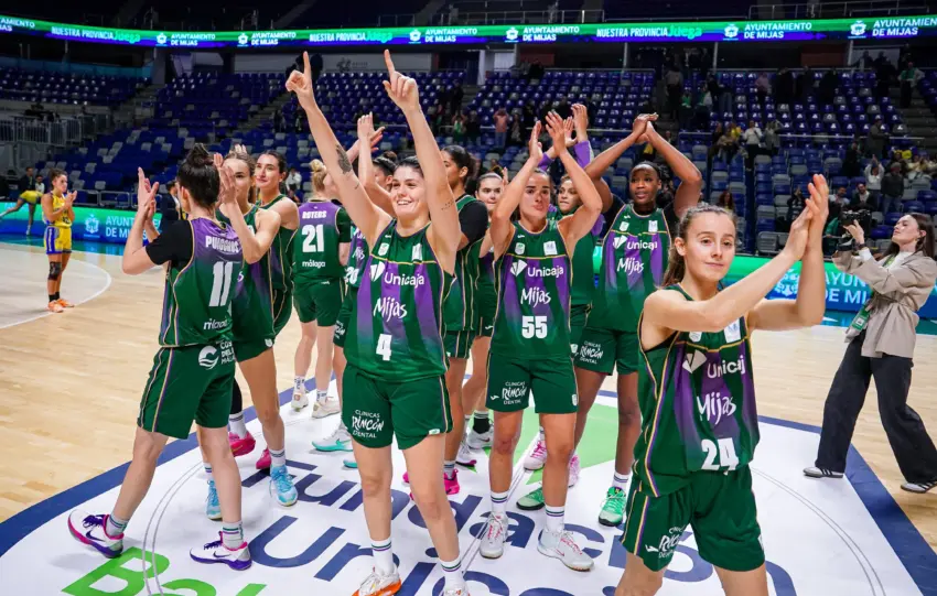 EL UNICAJA MIJAS SE DA UN FESTIN EN EL CARPENA