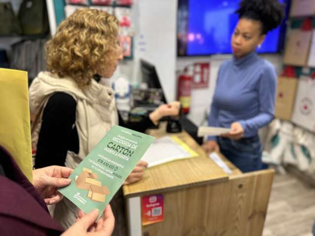 El Ayuntamiento ha iniciado una campana para promover entre los comerciantes el uso del servicio de recogida de carton