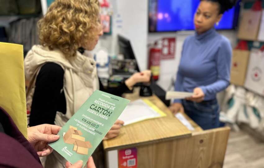 El Ayuntamiento ha iniciado una campana para promover entre los comerciantes el uso del servicio de recogida de carton