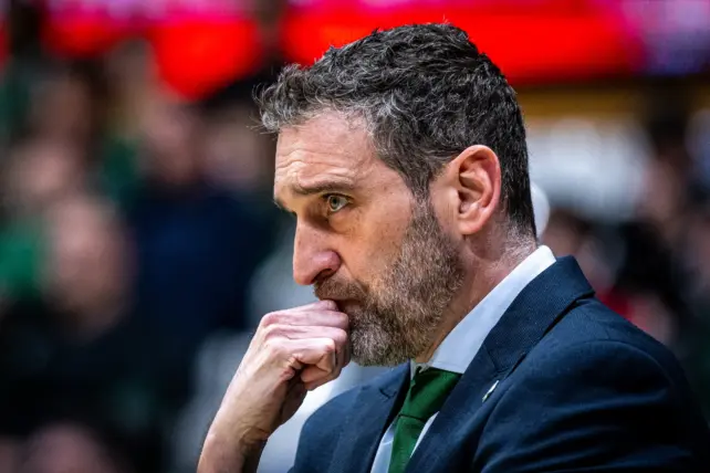 IBON NAVARRO PREOCUPADO CON LA LESIÓN DE ALBERTO DÍAZ