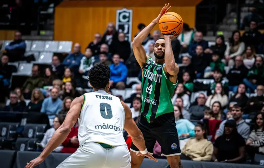 CRÓNICA || La Penya 'caza' al bicampeón y toma la iniciativa en el liderato de grupo