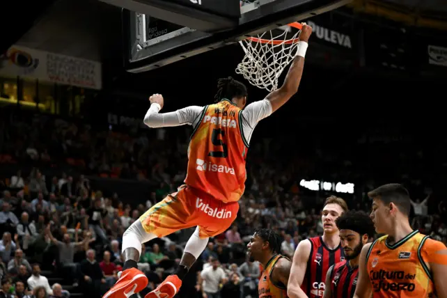 JAMES WEBB III REGRESA A VALENCIA QUE LE ABRIÓ LA PUERTA DE LA EUROLIGA