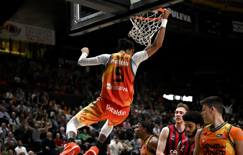 JAMES WEBB III REGRESA A VALENCIA QUE LE ABRIÓ LA PUERTA DE LA EUROLIGA