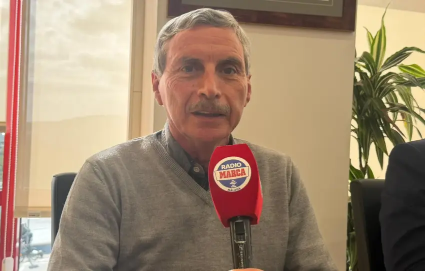 Enrique López, presidente del Club Atletismo Trops Cuevas de Nerja: "Lo defino como el deporte donde no sobra nadie, luchas contra tus propias limitaciones"