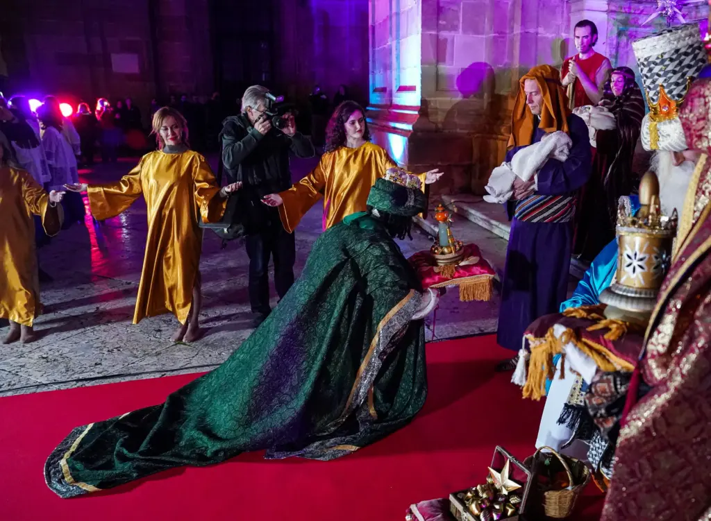 GALERÍA | Perry, Alberto Díaz, Kalinoski y Webb: Reyes Magos por un día 1 KENDRICK PERRY MAGO EN MÁLAGA III