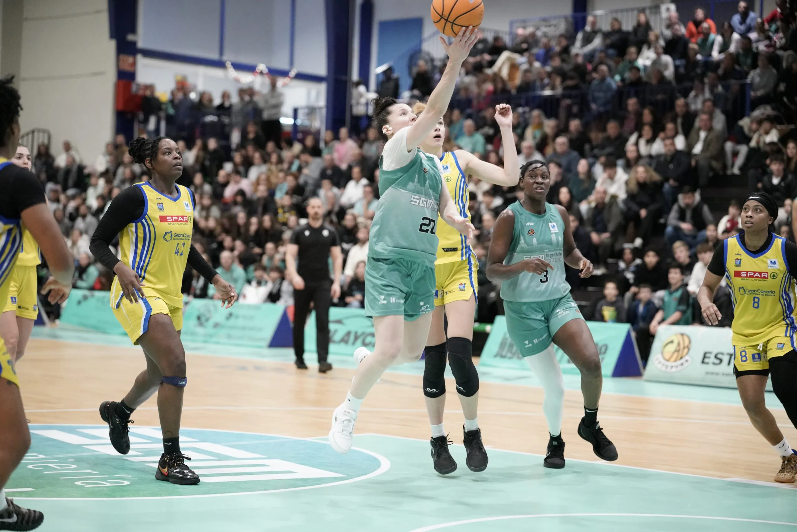 Victoria con reacción del CAB Estepona para sumar la quinta del curso