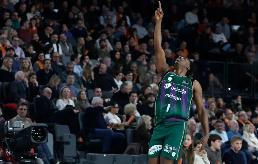 PIONERO UNICAJA EN ACB EN EL ROIG ARENA Y CON MEDIO BILLETE PARA VOLVER EN FEBRERO