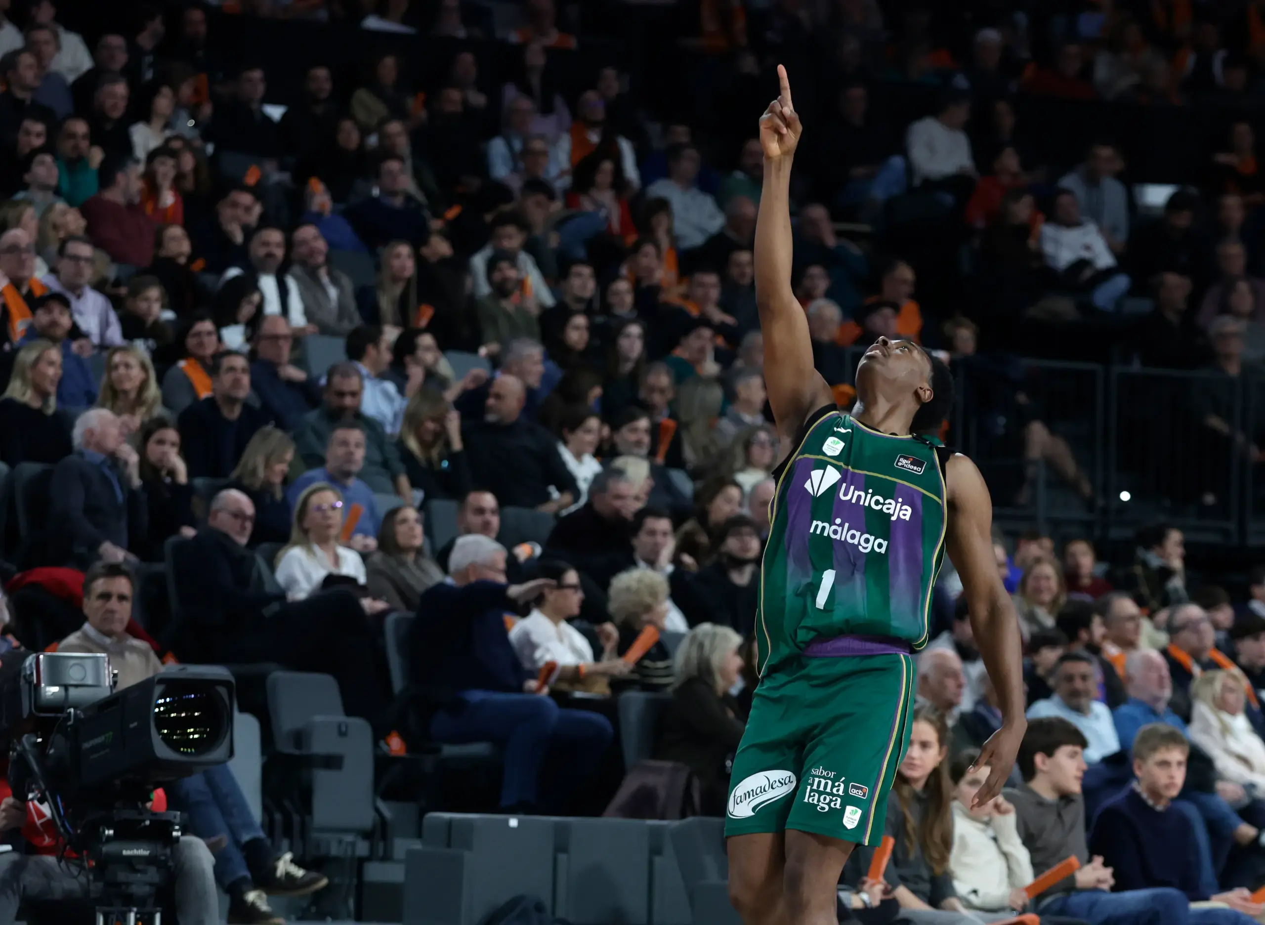 PIONERO UNICAJA EN ACB EN EL ROIG ARENA Y CON MEDIO BILLETE PARA VOLVER EN FEBRERO