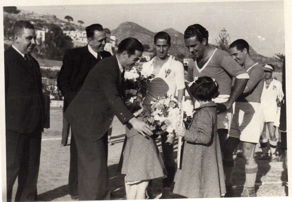 Pedrín Casabona recibe un homenaje en el estadio 