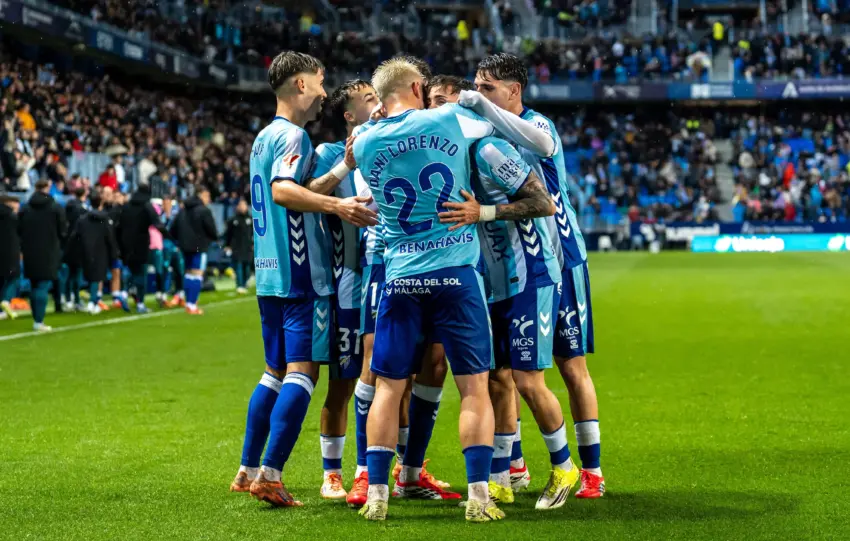 Pina Malaga Lluvia Dani Lorenzo Larrubia 1