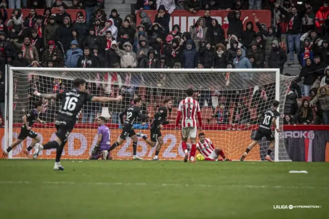 REVIVE LA VICTORIA DEL MÁLAGA CF POR 1-3 ANTE EL MOLINÓN