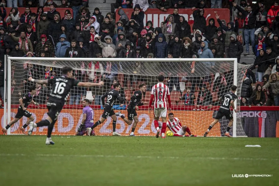 REVIVE LA VICTORIA DEL MÁLAGA CF POR 1-3 ANTE EL MOLINÓN
