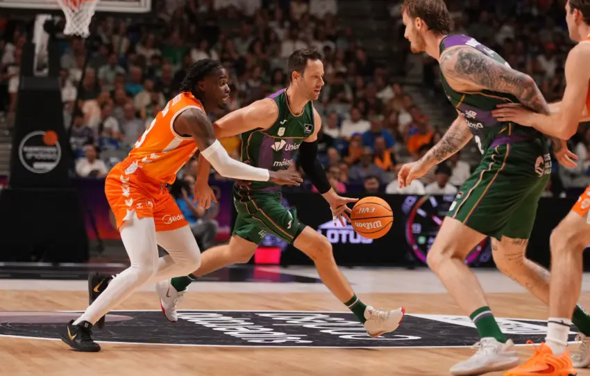 Tyler Kalinoski, duda para viaja a Valencia