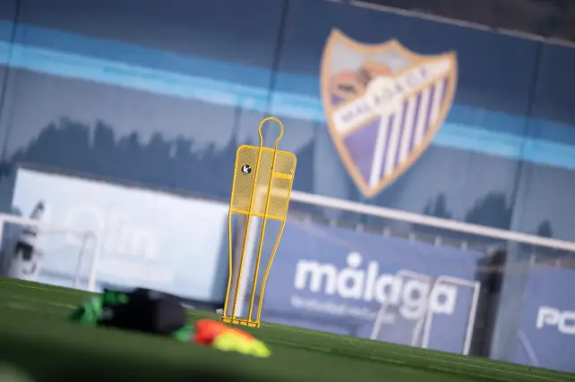 El Málaga regresa al trabajo después de la decepción arbitral en Anoeta