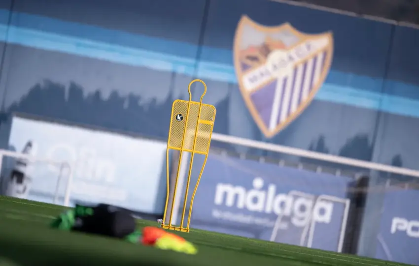 El Málaga regresa al trabajo después de la decepción arbitral en Anoeta
