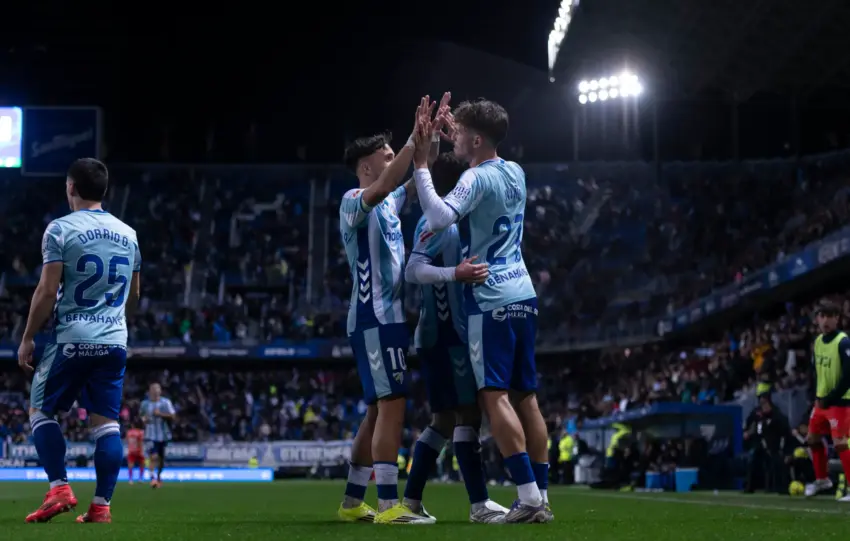 celebracion gol malaga burgos adrian nino 15