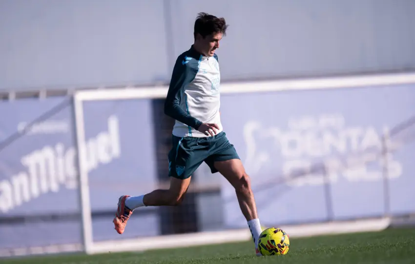 Carlos Dotor entrena con normalidad en un Málaga sin Larrubia ni Dani Lorenzo