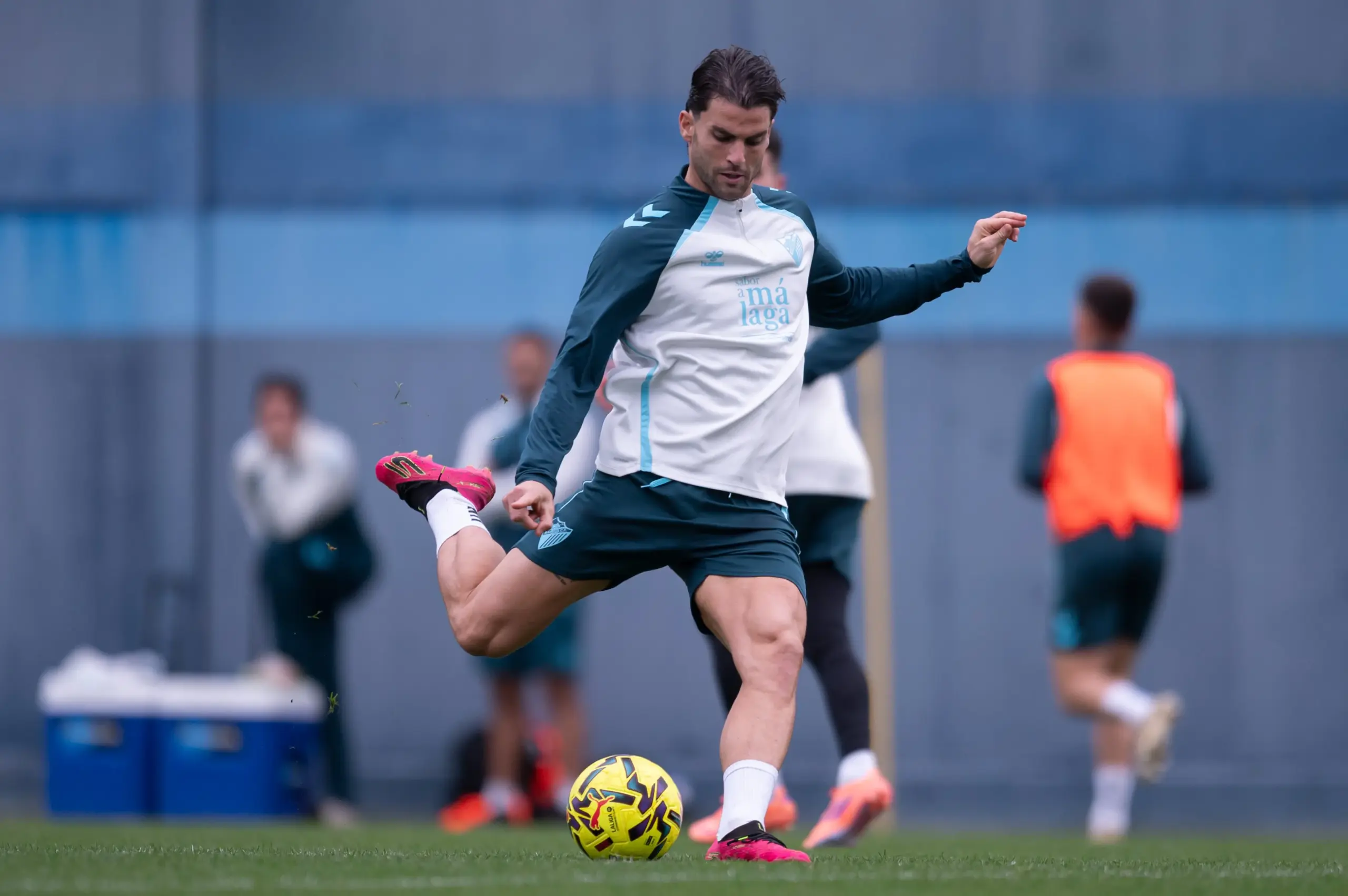 Radio Marca 5 Loren Juarros, sobre Eneko: "Acaba contrato... pero podría quedarse como tercer delantero"