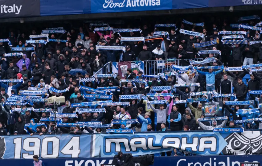 fondo banderas bufandas rosaleda grada