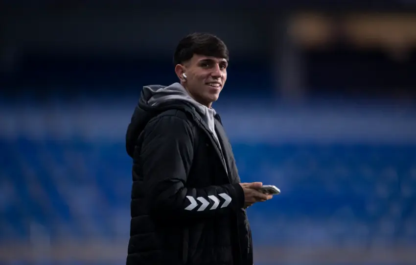 izan merino llegada sonrisa rosaleda