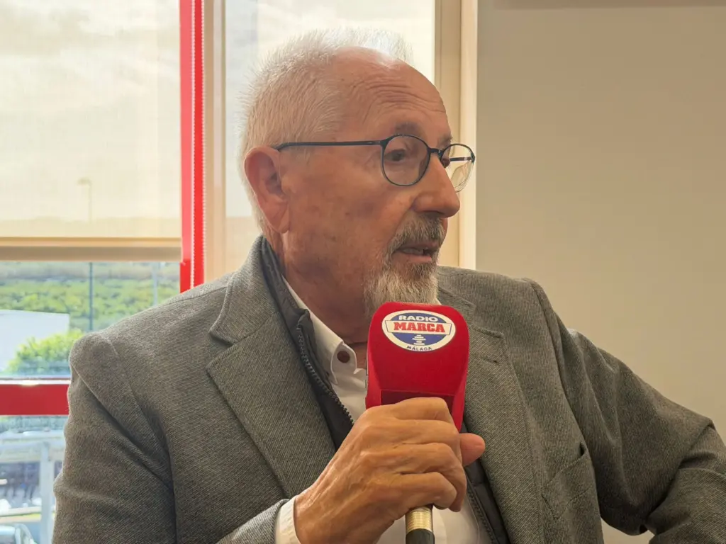 José Linares, presidente de TROPS, recibe el escudo de oro de Radio MARCA Málaga 1 jose linares 1