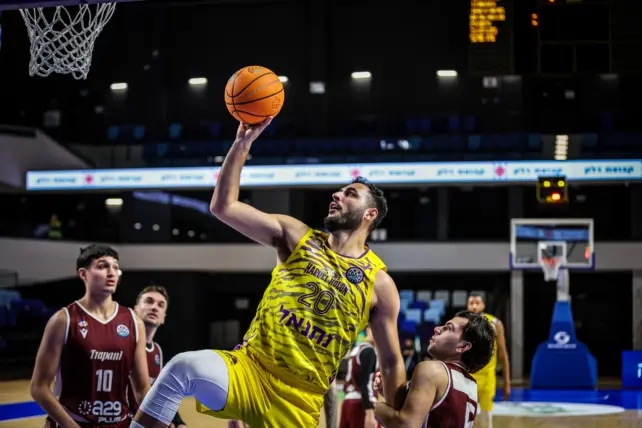 Partido insólito en la BCL en Bulgaria: expulsiones y abandono en siete minutos