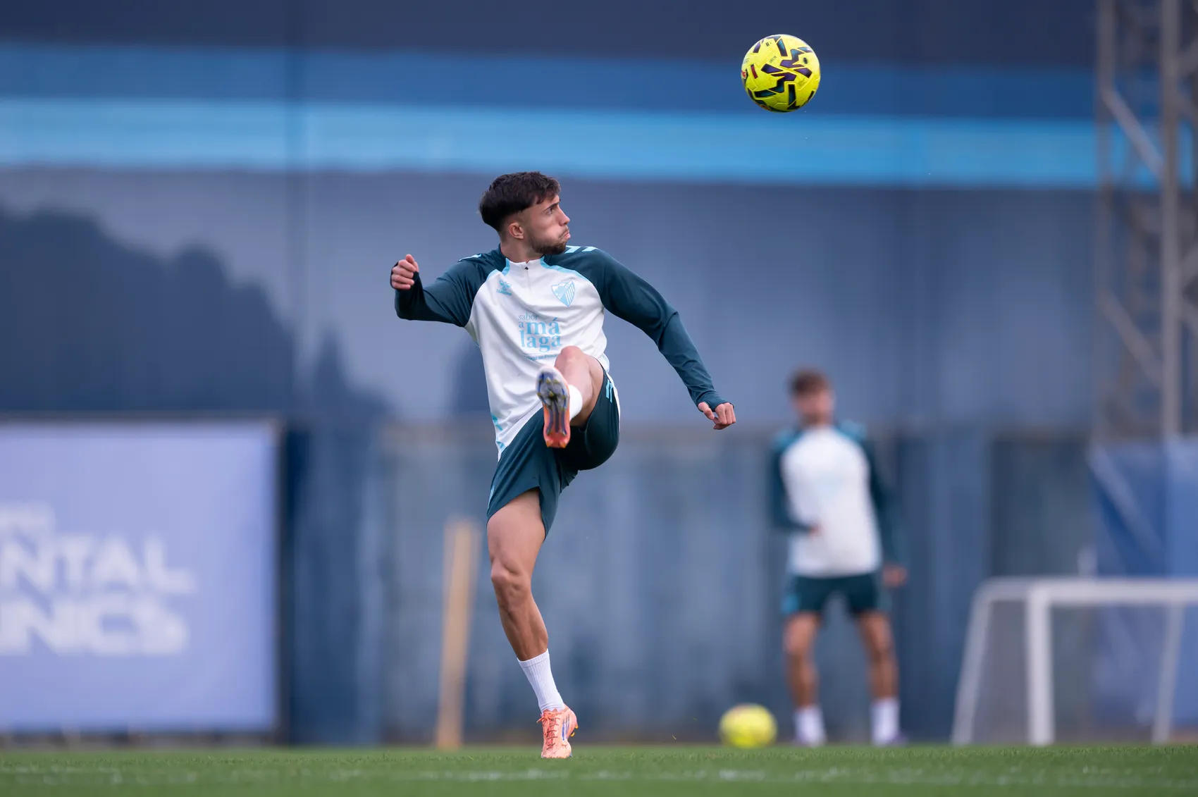 Larrubia sigue sin completar un entrenamiento completo a dos días del SD Eibar