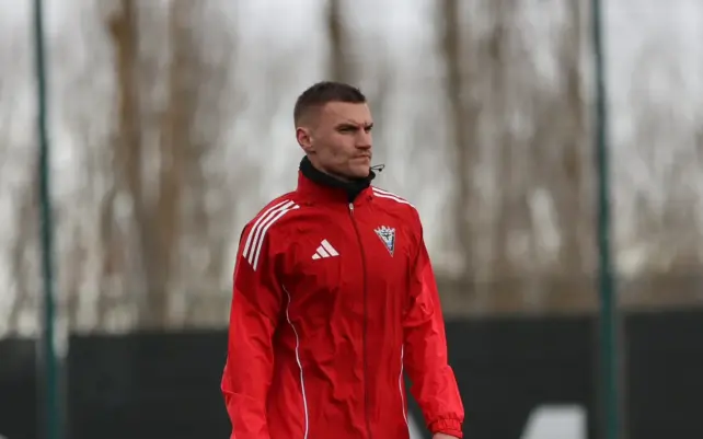 El CD Mirandés refuerza su defensa antes de recibir al Málaga